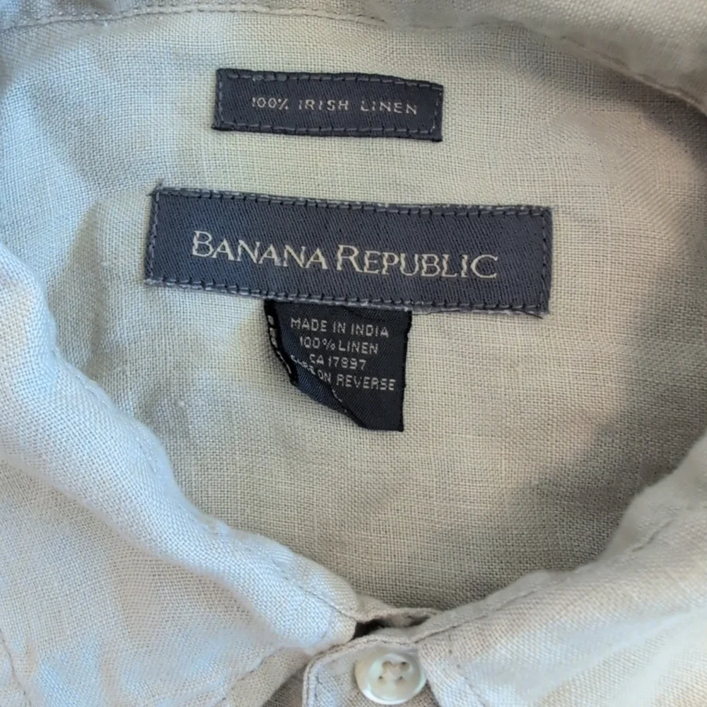 Banana Republic Button Down Shirt Long Sleeve Two Pocket Standard Fit XL Beige
